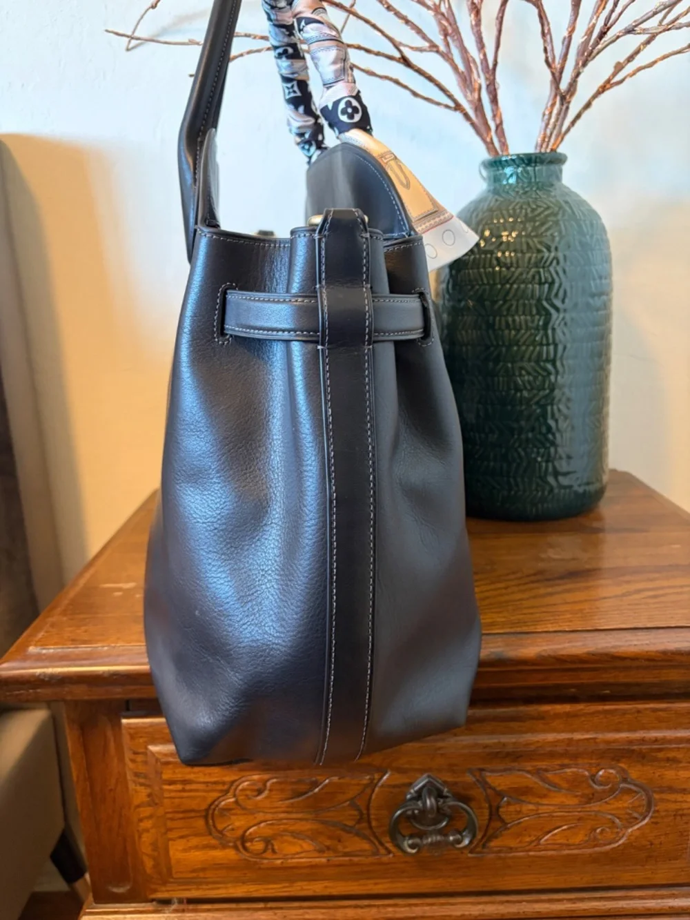 Coach Soft Empire Carryall 48 – Black – Excellent Condition - Picture 5 of 9